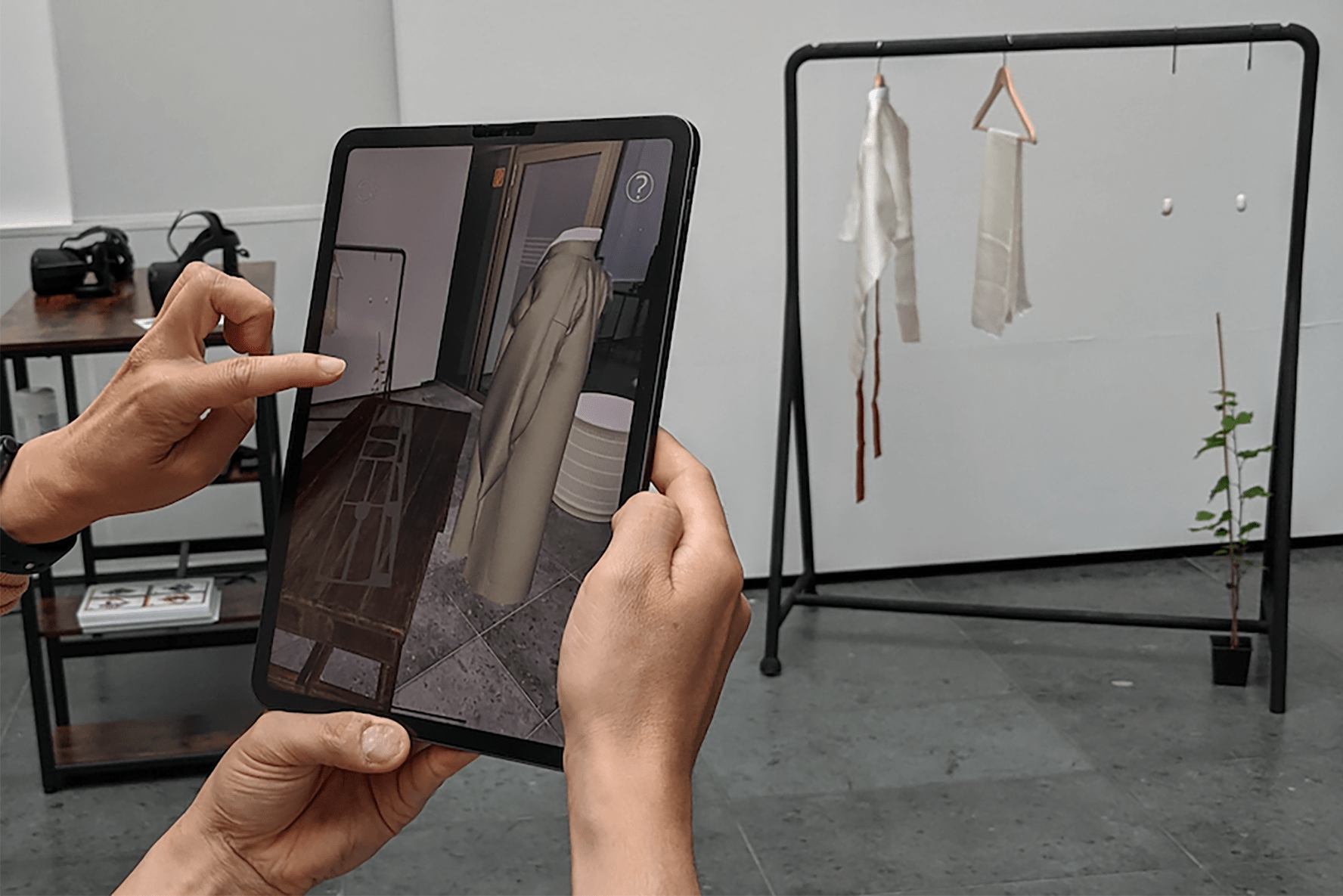 2021, augmented reality experience. Researchers: Yoonha Kim and Julien Letellier, »Matters of Activity«, HU Berlin. Developers: Julien Letellier, Michael Droste, and Catherine Heyart.
